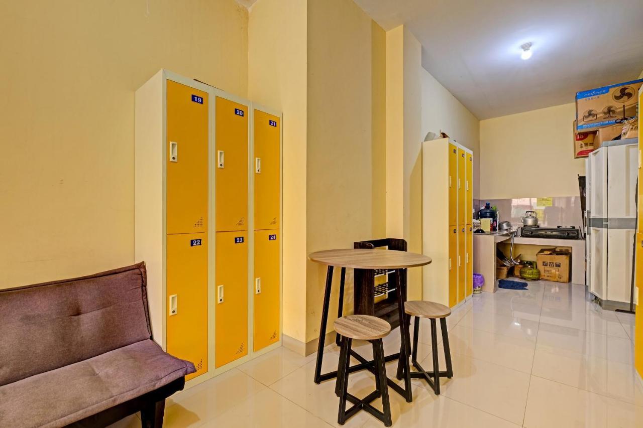 Oyo 91532 Malioboro Guesthouse Yogyakarta Bagian luar foto