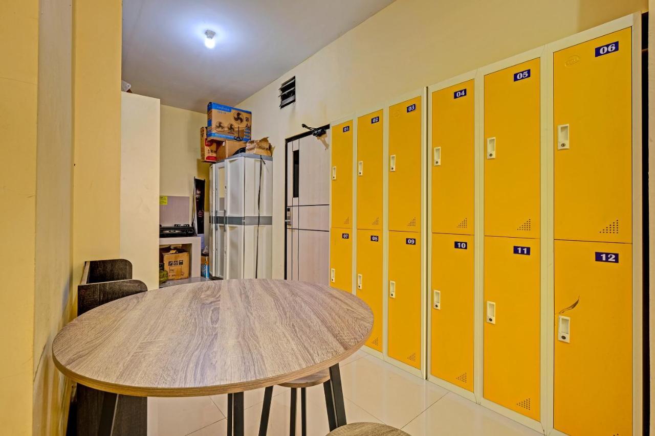 Oyo 91532 Malioboro Guesthouse Yogyakarta Bagian luar foto
