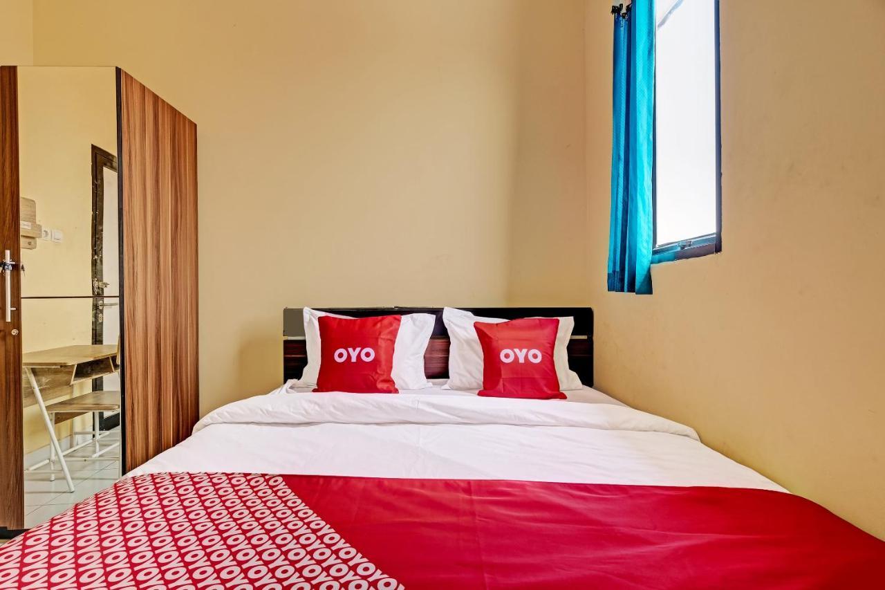 Oyo 91532 Malioboro Guesthouse Yogyakarta Bagian luar foto