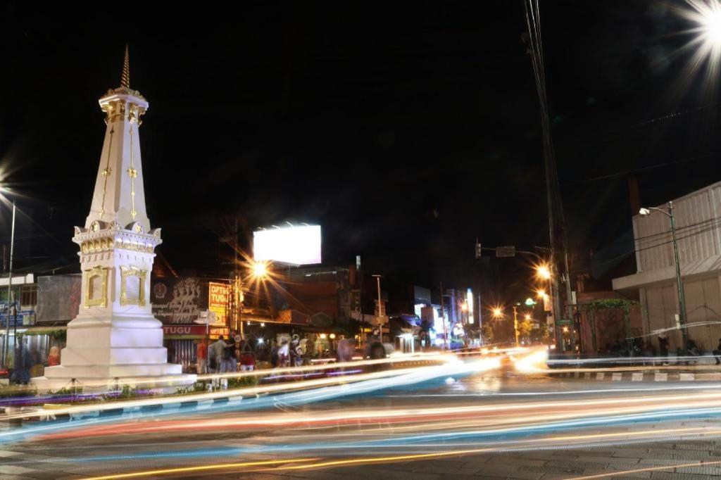 Oyo 91532 Malioboro Guesthouse Yogyakarta Bagian luar foto